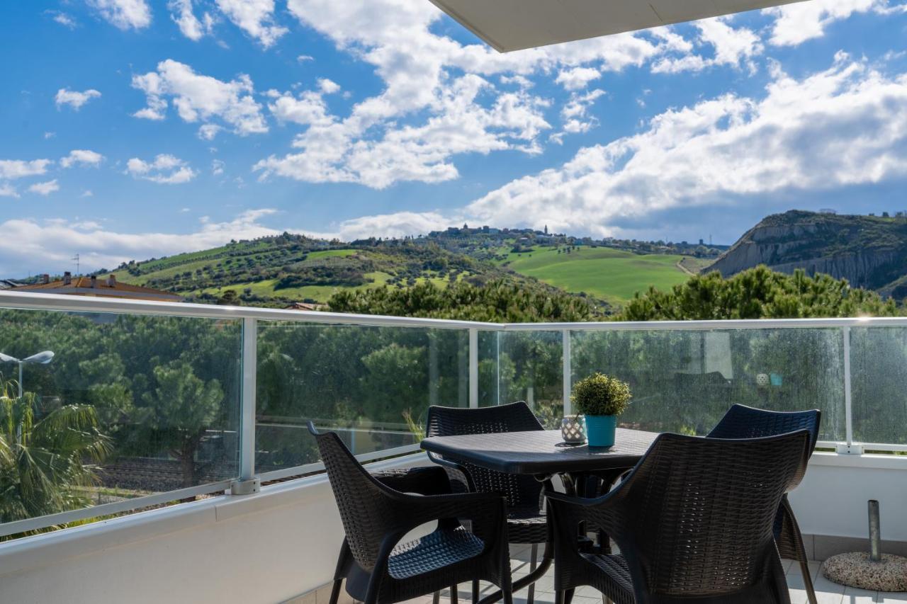 ロゼート・デッリ・アブルッツィ Residenze Roscioliアパートホテル エクステリア 写真