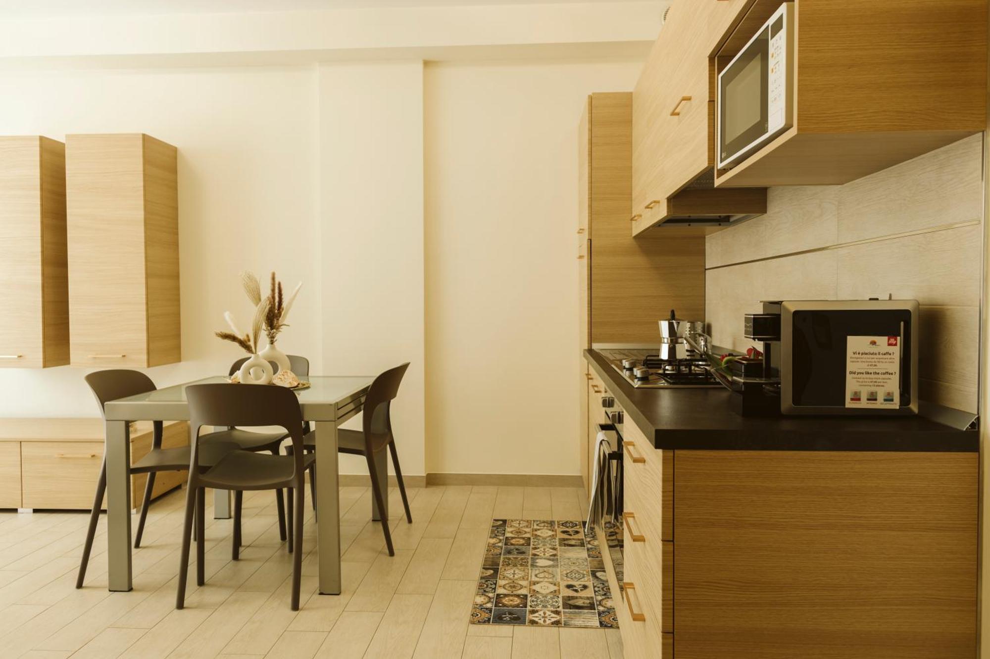 ロゼート・デッリ・アブルッツィ Residenze Roscioliアパートホテル エクステリア 写真